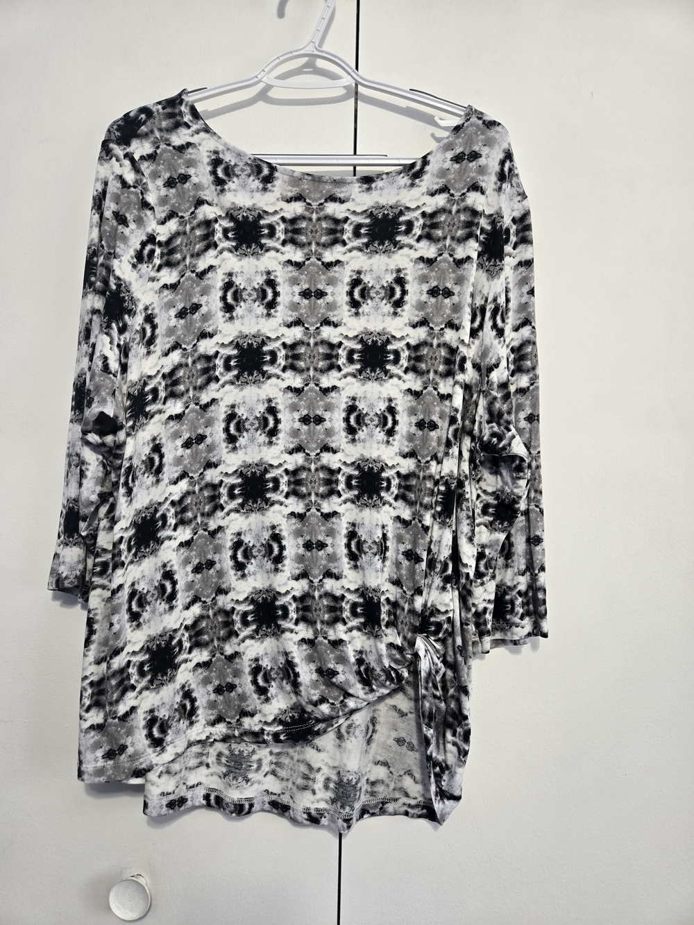 Ruby Rd Woman‎ 1X Black Gray Abstract Tie Dye Side Knot Tunic Top Plus Size